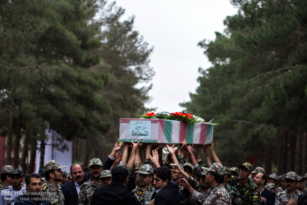 تشییع پیکر دو شهید گمنام در قرارگاه پدافند هوایی