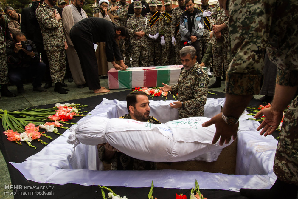 تشییع پیکر دو شهید گمنام در قرارگاه پدافند هوایی