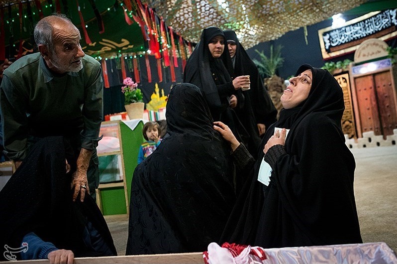 دیدار خانواده شهید هاشم خلیلی با فرزندانشان