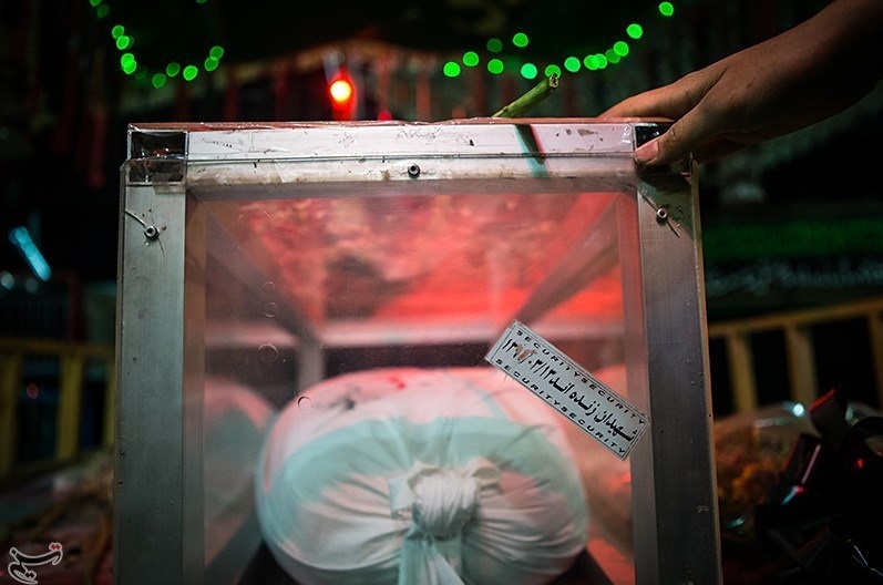 دیدار خانواده شهید هاشم خلیلی با فرزندانشان