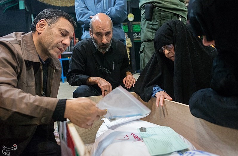 دیدار خانواده شهید هاشم خلیلی با فرزندانشان