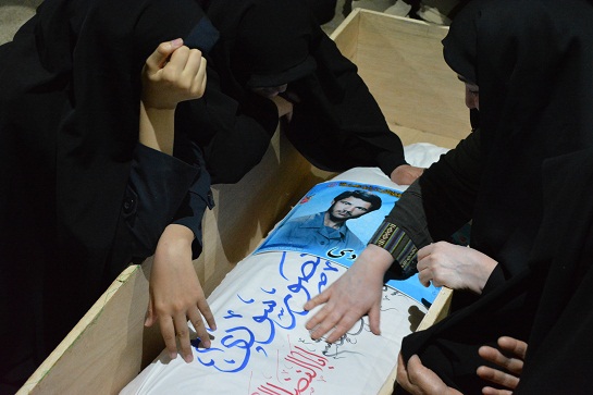 اولین دیدار خانواده شهید سودی با فرزندش شهیدشان 2