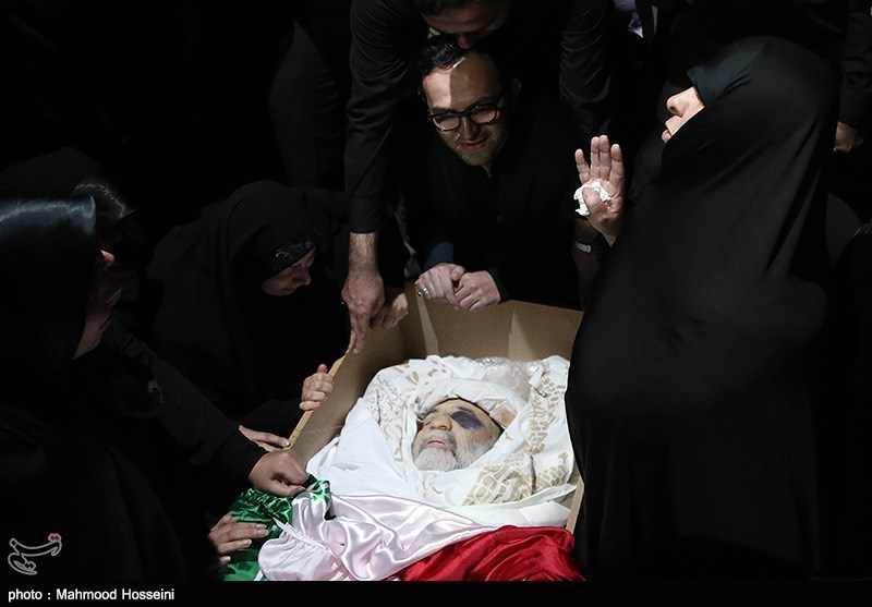 حضور خانواده سردار شهید حسین همدانی در معراج شهدا 13
