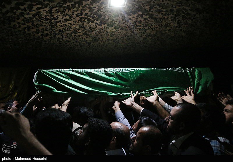 حضور خانواده سردار شهید حسین همدانی در معراج شهدا 15