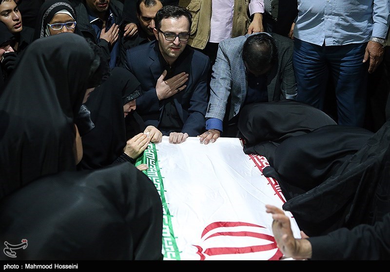 حضور خانواده سردار شهید حسین همدانی در معراج شهدا 19